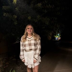 Meet your Posher, Chloe